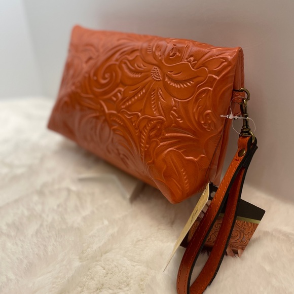 PATRICIA NASH Valerie Apricot Leather Foldover Wristlet‎ Bag NWT - Picture 3 of 7